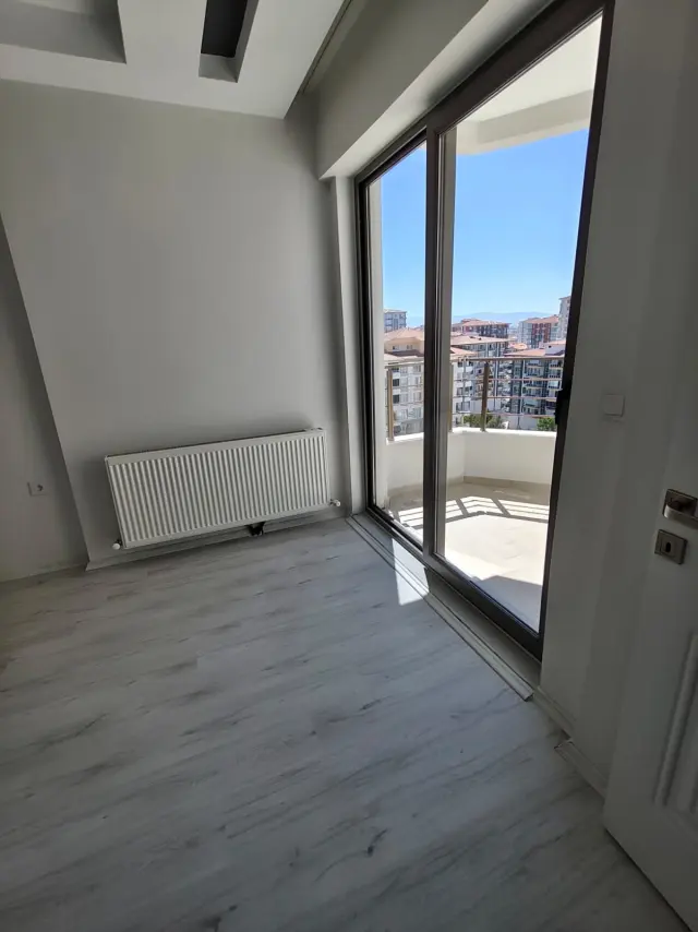 Oda ve balkon kapısı cam temizliği — lekesiz camlar